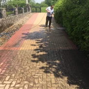 Čištění zámkové dlažby Čištění zámkové dlažby