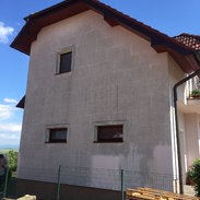 Čištění zateplené fasády - před